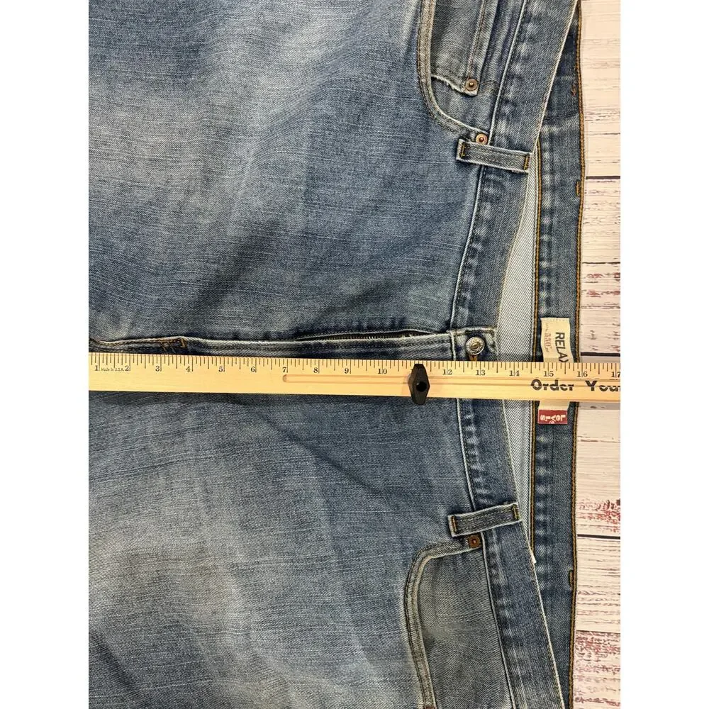 Levi’s 550 Relaxed Jeans Men’s 48x32 Light Wash